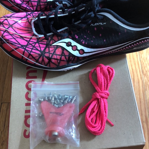 Saucony Women’s track spikes - Picture 5 of 6